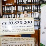 Nelson Cano entrega aporte económico a hernandariense becado a EE.UU.