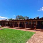 Comuna hernandariense inicia importantes obras en escuela de Paso Itá