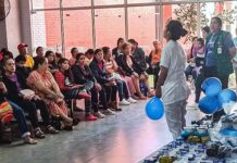 Estudiantes de UPE Franco concientizan sobre la prevención del cáncer de próstata en Hernandarias