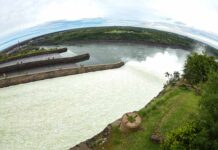 Itaipú reabrió las compuertas del vertedero por segunda vez y cautivó a los visitantes