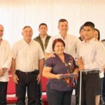 Gobierno entrega dispositivos tecnológicos para personas con discapacidad visual, financiados por Itaipú