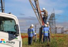 Técnicos de Itaipú se capacitan en mantenimiento de líneas de transmisión