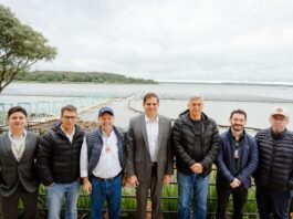 Presidente de compañía de saneamiento de Brasil visita Planta Solar Flotante de Itaipú