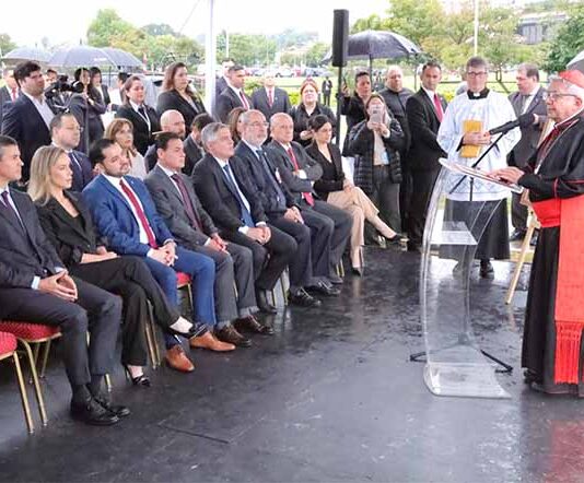 Presidente Peña anuncia refacción y puesta en valor de la Catedral de Asunción, con el apoyo de Itaipú