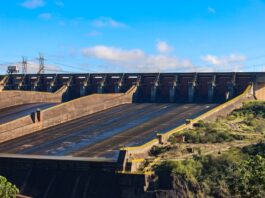 Vertedero de Itaipú cerró sus compuertas tras cumplirse una semana de operación