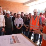Presidente Peña verifica avances en el Centro Educativo de Paso Yobái, financiado por Itaipú