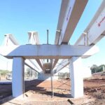 Se inicia el montaje de vigas para la superestructura del viaducto del km 10 de CDE que financia Itaipú