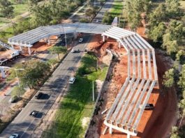 Concluyó el montaje de las vigas principales del viaducto Las Residentas, financiado por Itaipú