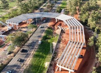 Concluyó el montaje de las vigas principales del viaducto Las Residentas, financiado por Itaipú
