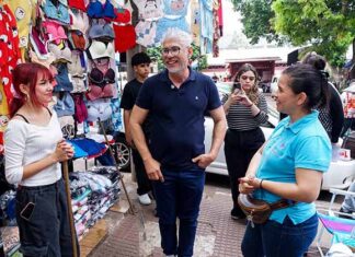 Rigo Chamorro propone una administración presente y con respuestas tras su recorrido por el centro esteño