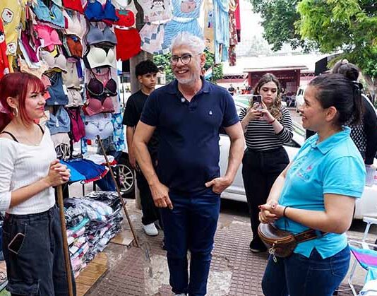 Rigo Chamorro propone una administración presente y con respuestas tras su recorrido por el centro esteño