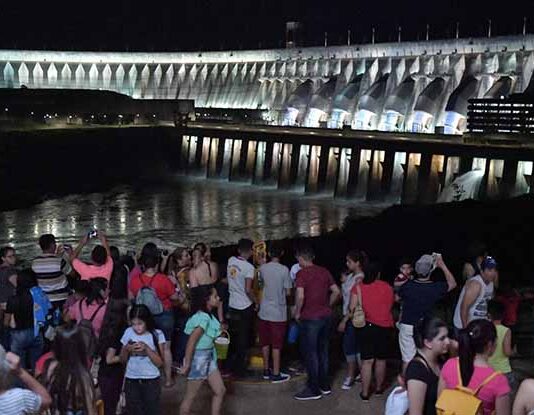 Iluminación Monumental de Itaipú ya no estará habilitada al público por modernización