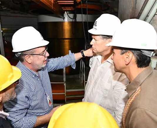 Subsecretario Landau cumple el sueño de visitar Itaipú y asegura que es una de las obras más importantes de toda la humanidad