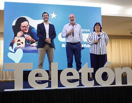 Director general de Itaipú recibe distinción en evento conmemorativo de Teletón en Alto Paraná