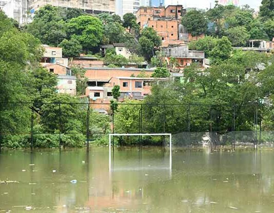 Itaipú prevé aumento del nivel del río Paraná y alerta sobre posible impacto a más viviendas